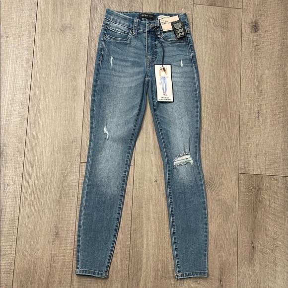 BCBGeneration Denim - BCBG Generation MidRise Curvy Skinny Women's Blue Distressed Jeans Size 0/24